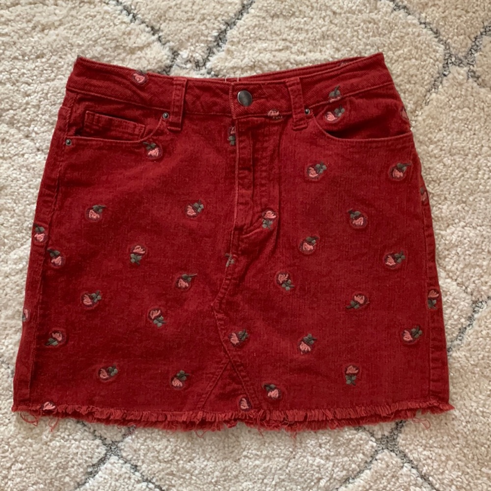 DILLARDS RED SKIRT